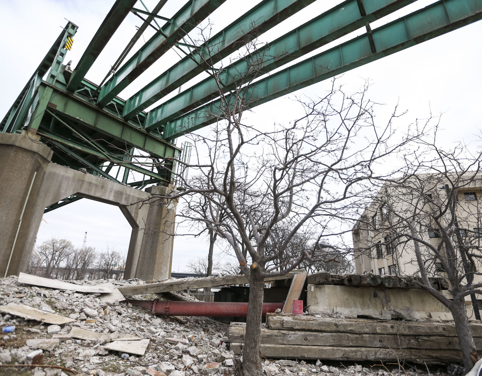 031321-qc-nws-bridge-02.JPG